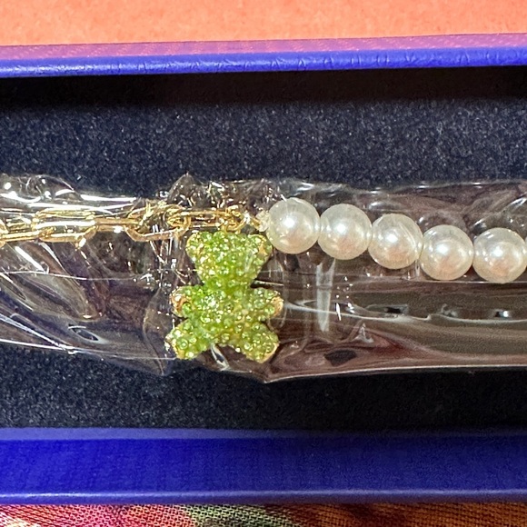 NWT - NIB Swarovski Bracelet. - Picture 2 of 7